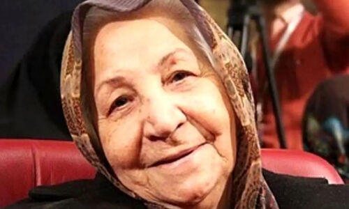 لحظه‌ای دیده نشده از رقیه چهره‌آزاد مادر سینمای ایران در کنار نوه بازیگرش که همه را شگفت‌زده کرد!