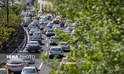 رصد لحظه‌ای ترافیک سنگین صبحگاهی تهران از مرکز کنترل هوشمند راهور؛ کدام مسیرها قفل شدند؟