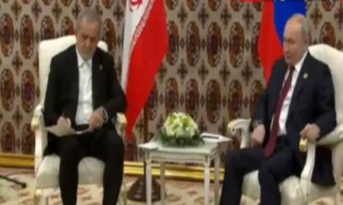 پزشکیان هنگام سخنان پوتین چرا یادداشت می‌برد؟ تصویری که همه را شوکه کرد!
