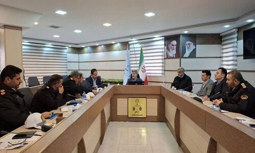 فرماندار رشت: ساماندهی دستفروشان در حریم راه‌ها، کلید کاهش ترافیک پیچیده شهر!