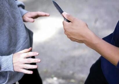 ویدیویی هولناک از خفت‌گیری جوان تهرانی در محله باغ فیض