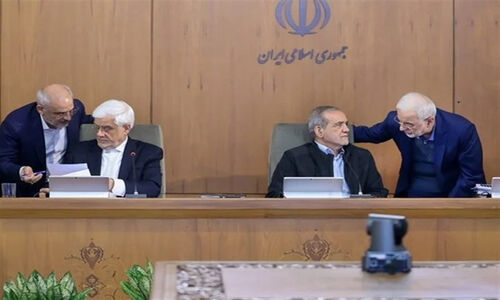 چرا مدیران دولتی درگیر حاشیه‌اند وقتی سفره مردم کوچک‌تر می‌شود؟