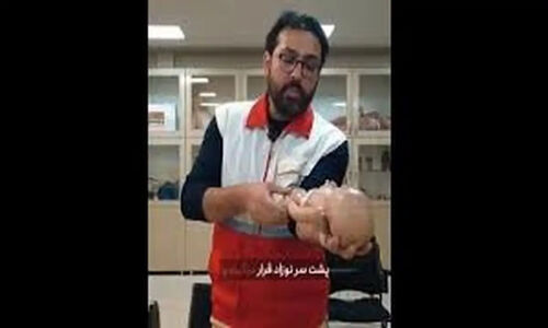 لحظه‌ای طلایی برای نجات جان نوزاد هنگام خفگی/ ویدئو