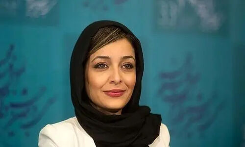 نگاهی به دکوراسیون چشم‌نواز خانه ساره بیات پر از عتیقه‌های بی‌نظیر و آینه‌های کنده‌کاری شده