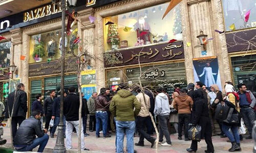 نرخ دلار و طلا در نوسانی دیوانه‌کننده؛ قیمت‌ها در هر دقیقه تغییر می‌کنند!