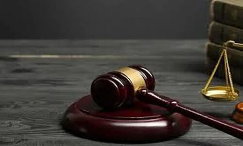 دادگاه مطبوعات: مدیر ایرانیان نیوز به جرم افترا محکوم شد؛ ماجرای جنجالی فوت نوزاد امیرعباس