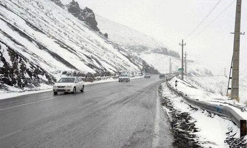 رئیس مرکز راه‌های کرمان هشدار داد: بارش سنگین برف و باران؛ همه مسیرها باز اما شرایط خطرناک است!