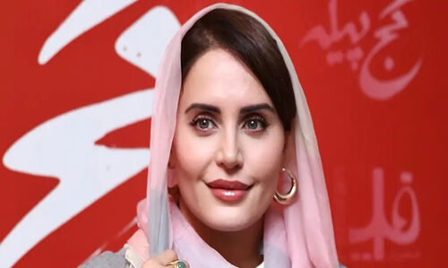 الناز شاکردوست با استایل زمستانی رنگارنگ، همه را شگفت‌زده کرد!