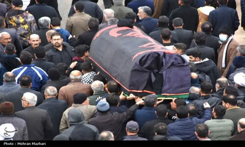 وداع اشکبار دامغانی‌ها با آیت‌الله شاهچراغی در زادگاهش حسن‌آباد