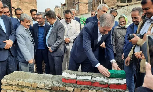 شتاب بی‌سابقه نهضت مدرسه‌سازی در پاکدشت؛ خشت‌گذاری ششمین مدرسه ۱۴۰۴ به روایت مدیرکل آموزش و پرورش