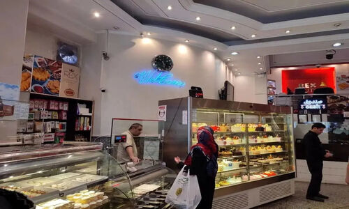 خرید شیرینی شب یلدا به نصف رسید؛ دلیل کاهش تقاضا چیست؟