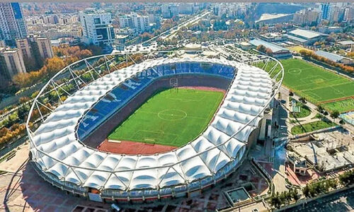 بازدید سرزده مربیان استقلال از چمن ورزشگاه مشهد؛ آیا بازی حساس تغییر می‌کند؟