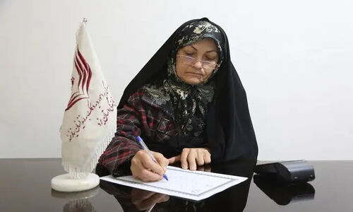 بانوی نیکوکار یزدی با ۵۰ میلیون تومان، مادر زندانی را به آغوش خانواده بازگرداند