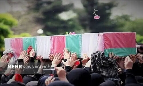 تشییع باشکوه پیکر شهید نوجوان اهل سنت در زاهدان قلب‌ها را به درد آورد