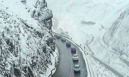 پلیس راه هشدار داد: محدودیت شدید ترافیکی در جاده‌های شمال؛ سفرهای غیرضروری ممنوع!