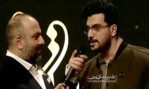 امیرحسین قیاسی در جشن حافظ: جایزه ویژه‌ام را گرفتم و راز مهران مدیری را فاش نکردم!