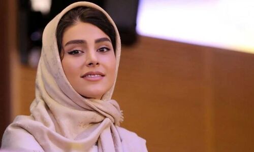 ژست‌های جذاب لاله مرزبان بحث برانگیز شد