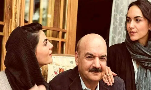 سینا ساعی رپر جنجالی در کنار دختر زیبای ایرج طهماسب؛ ازدواج یا راز تازه؟