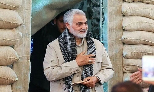 ماجرای تکان‌دهنده حاج قاسم از برخورد قهرآمیز با پاسبان زمان شاه به خاطر تعرض به دختر بی‌حجاب!