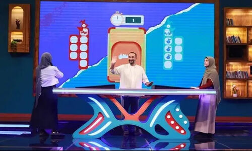 رئیس فرهنگستان زبان در نشست «دو نقطه»: برنامه‌ای که سرگرمی را با فرهنگ آمیخت!