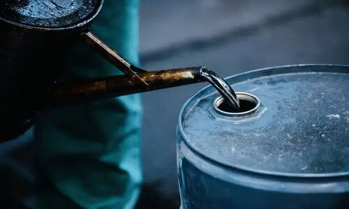 کشف محموله میلیونی ۲۵ هزار لیتری هیدروکربن قاچاق در رودان؛ راننده دستگیر شد