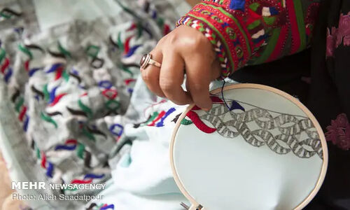 سوزن‌دوزی بلوچ؛ هنر ناب زنان جنوب‌شرق که دل هر بیننده‌ای را می‌رباید!