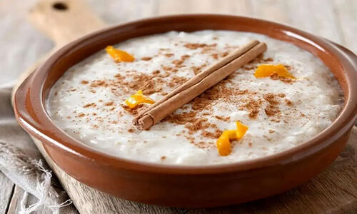 طرز تهیه فرنی سیب و دارچین؛ صبحانه‌ای جادویی برای روزهای سرد زمستان