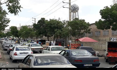 آشفتگی وانت‌بارهای میوه‌فروش در سنندج؛ چرا مدیریت فقط حرف می‌زند؟