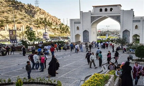 توریست استرالیایی از برخورد گرم شیرازی‌ها در مقابل سردی قاهره شگفت‌زده شد!