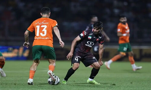 پرسپولیس با گل تماشایی سروش رفیعی نیمه اول را فتح کرد!