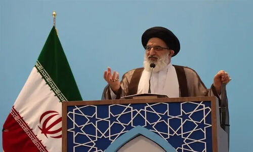 امام جمعه کرج هشدار داد: چرا برخی جریانات سیاسی مدام فضای جنگی را القا می‌کنند؟