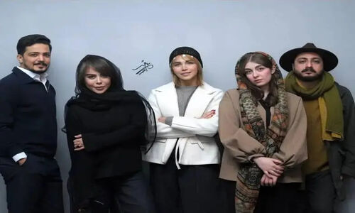 استایل متفاوت و جذاب بازیگران جوان در پشت صحنه نمایش «جشن» که همه را شگفت‌زده کرد!