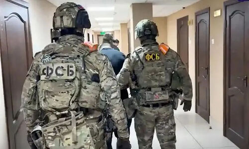زن ۱۹ ساله روس تحت تاثیر کی‌یف دستگیر شد؛ نقشه بمب‌گذاری در استاوروپول ناکام ماند