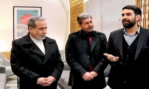 تقدیر ویژه وزیر خارجه از سپاه حفاظت هواپیمایی اصفهان در خط مقدم امنیت پروازها