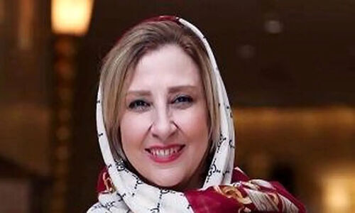 مرجانه گلچین با مانتو سنگ‌دوزی شاهانه؛ استایل بی‌نظیر برای خانم‌های شیک‌پوش!