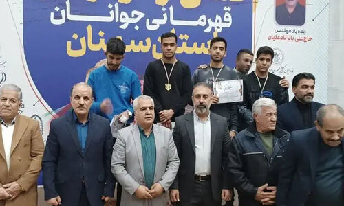شاهرود در آتش رقابت‌های نفس‌گیر کشتی جوانان استان سمنان می‌سوزد!