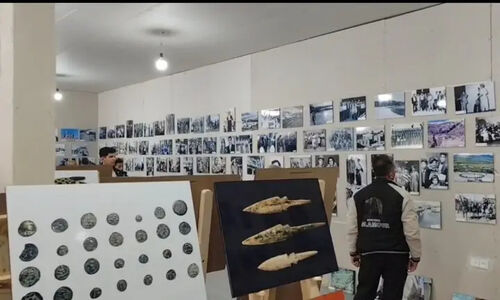 سفری به گذشته سقز؛ نمایشگاه نادر عکس‌های قدیمی و صنایع دستی رنگارنگ در گالری شهرداری!