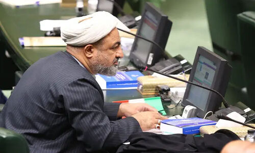 کنایه تند رسایی به هیات رئیسه مجلس: آیین‌نامه‌ای که انگار با آب زمزم نوشته شده!