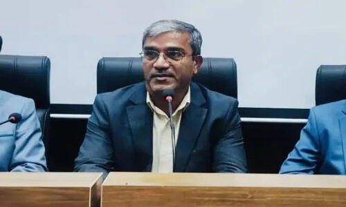 فرماندار خمیر: نظارت صددرصدی بازار و توزیع بی‌وقفه کالاهای اساسی در دستور کار قرار گرفت
