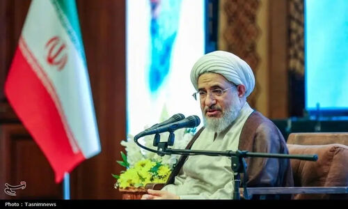 آیت‌الله اراکی هشدار داد: تقلید کورکورانه چگونه فرهنگ اجتماعی را تهدید می‌کند؟