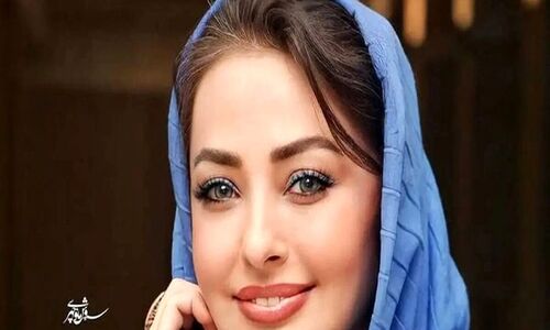 تیپ متفاوت نفیسه روشن در یک‌ برنامه‌ مذهبی کنار ضریح