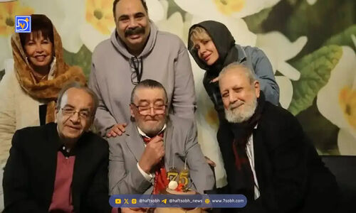 جشن تولد ۷۵ سالگی رضا رویگری در آسایشگاه سالمندان
