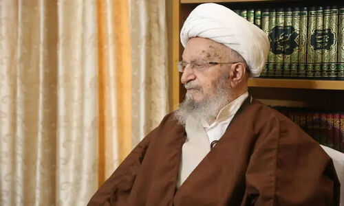 آیت‌الله مکارم شیرازی: اعتکاف سرمایه معنوی و مایه امیدواری کشور است