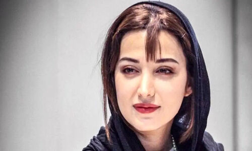 فیلم /  روشنک گرامی : وقتی سرطان گرفتم روزهای سختی داشتم/ فقط اونایی که این بیماری رو شکست دادن این حرفارو درک میکنن !