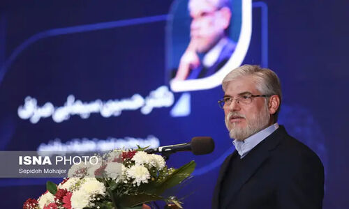 وزیر علوم: نگاه نقادانه استاد مهدوی راد به حدیث منجر به احیای توراث شیعه شد