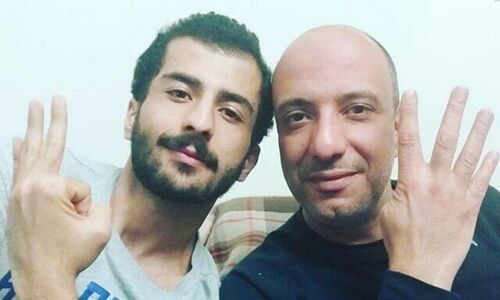 عکس جالب پسر همای سریال پایتخت با پسر عموی معروفش علیرضا جعفری، سعید سریال متهم گریخت داخل استخر