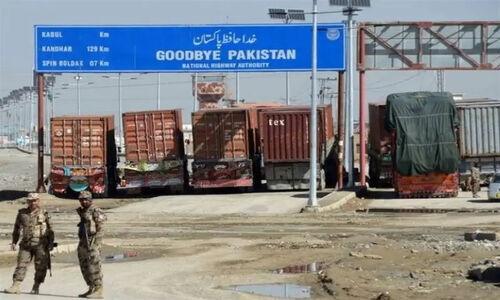 «داون نیوز»: حملات تروریستی پس از انسداد مرز افغانستان کاهش یافته است