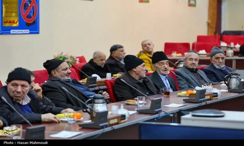 روز پدر در قاب صبر؛ تجلیل از پدران شهدا در سپاه عاشورا