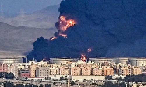حملات هوایی سنگین عربستان به شرق یمن