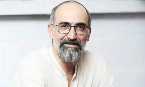 عکس | رونمایی از الهام محمودی همسر هادی حجازی فر در یک جمع جذاب